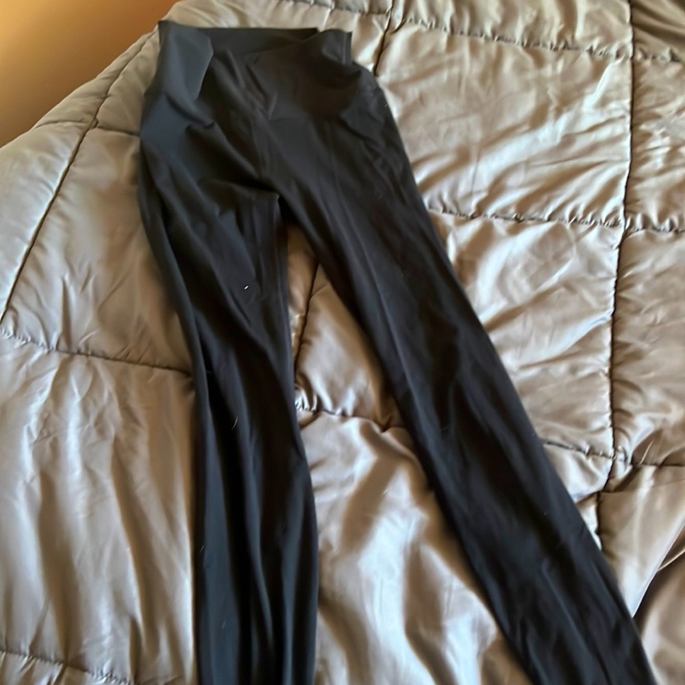 High wasted black leggings